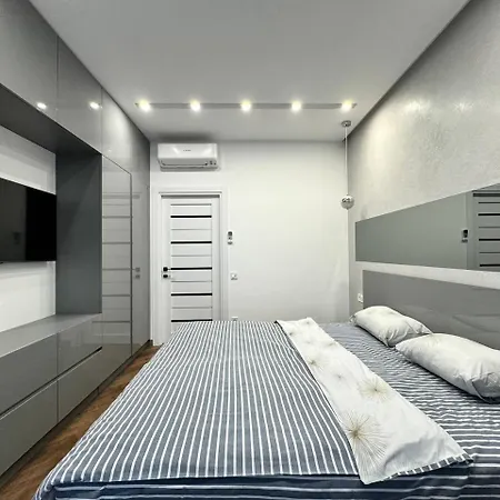 Arcadia Luxury אורחן *